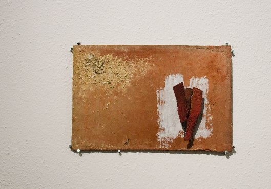 Han-Chieh (Joy) Chuang - Red Brick Brooch Series (2013). Enamel, silver, copper, paper, steel, 18ct gold dust, brass dust. Photo by Eleni Roumpou